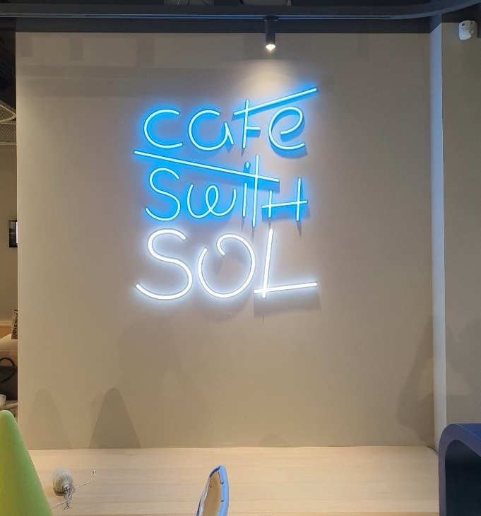 cafe swith SOL